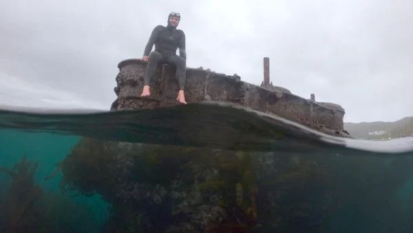 Avatar Wetsuit On Wreck